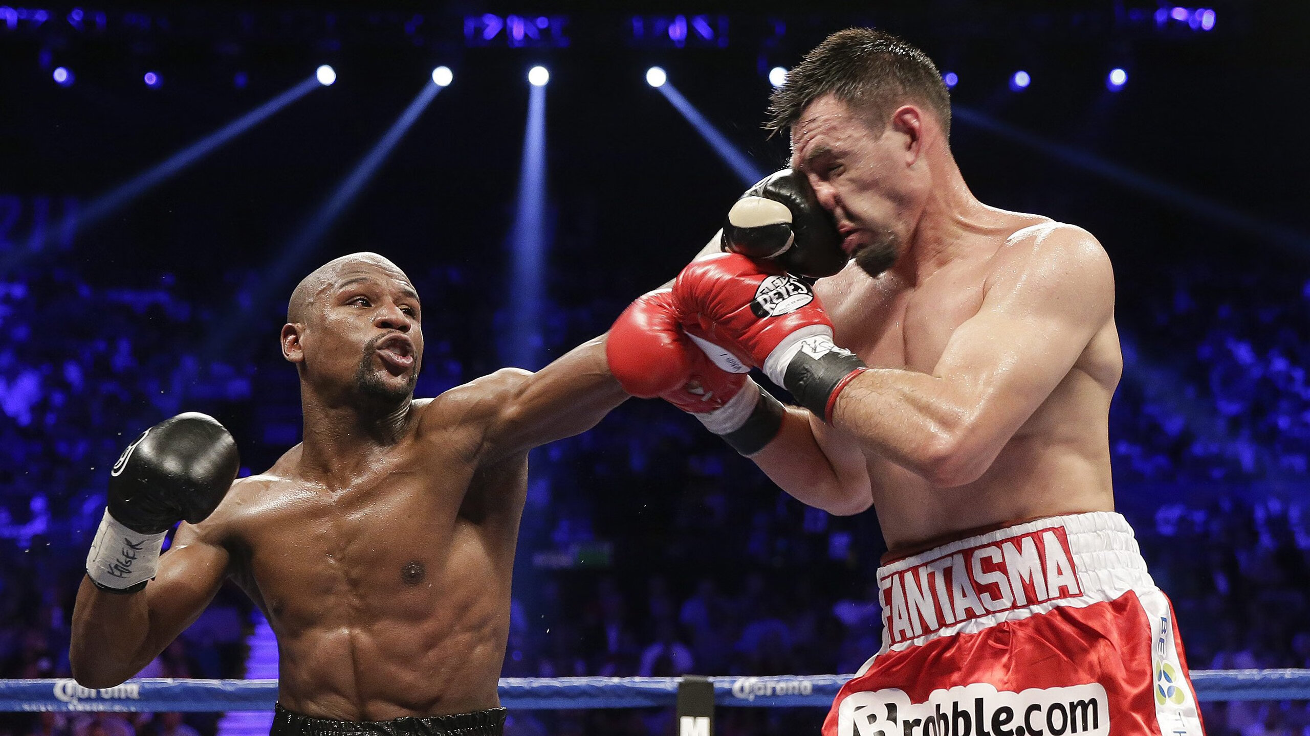 亚博体育平台-综合格斗赛场焦点！荷兰队对阵中国队，豪门翻车，赛后引发巨大争议